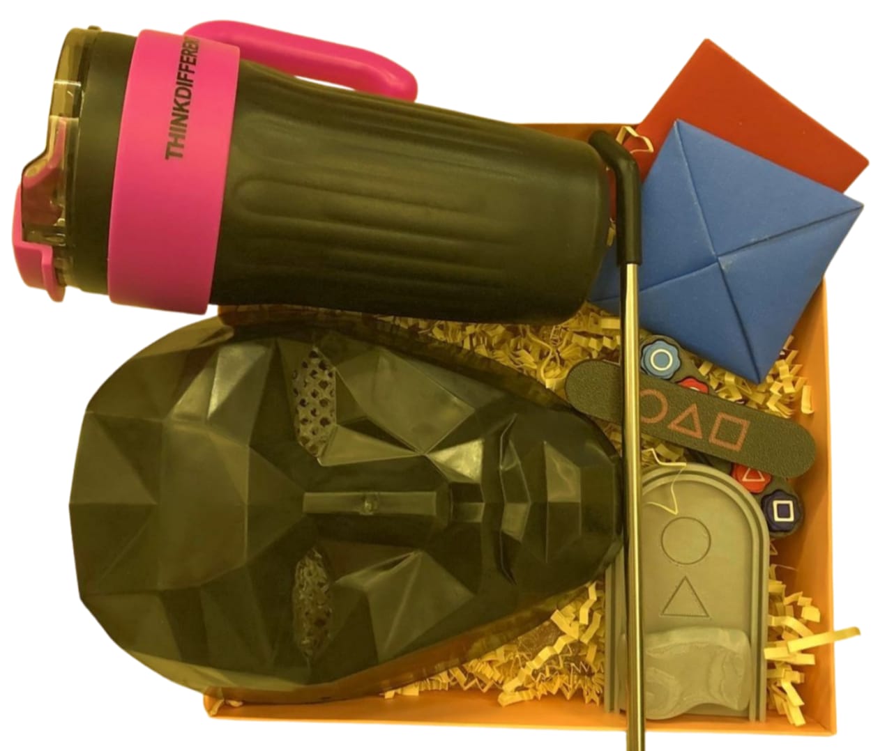 SQUİD GAME HEDİYE, HEDİYE SETİ, DOĞUM GÜNÜ HEDİYESİ, SEVGİLİYE ÖZEL HEDİYE, KİŞİYE ÖZEL HEDİYE, KADINA HEDİYE, ERKEĞE HEDİYE, ROMANTİK HEDİYE hediye kutusu