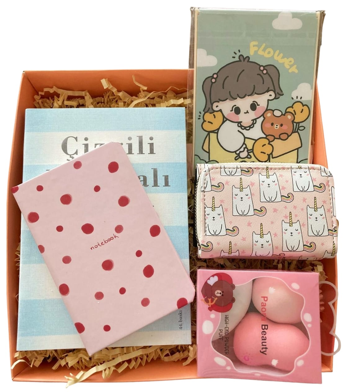 ÇİZGİ PİJAMALI ÇOCUK  HEDİYE, HEDİYE SETİ, DOĞUM GÜNÜ HEDİYESİ, SEVGİLİYE ÖZEL HEDİYE, KİŞİYE ÖZEL HEDİYE, KADINA HEDİYE, ERKEĞE HEDİYE, ROMANTİK HEDİYE hediye kutusu